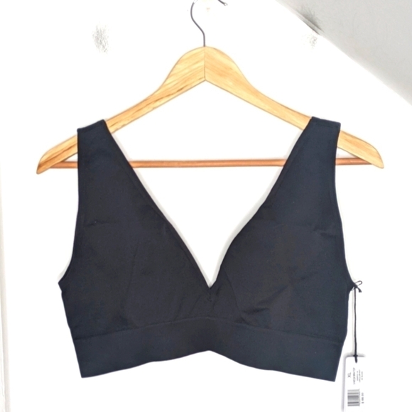 WEWOREWHAT Black V-Neck Bra Top Circular Knit  NEW Size XS - Picture 1 of 6